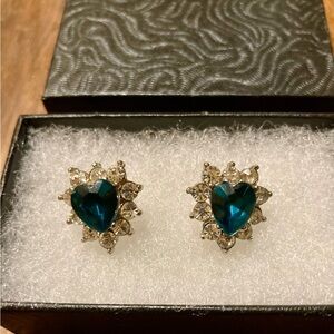 Elegant Green Heart Stud Earrings